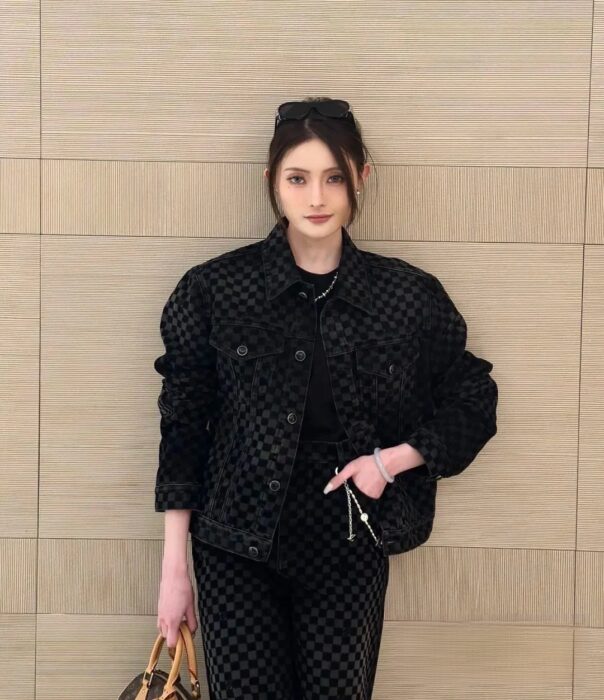 루이비통 플록드 다미에 트러커 데님 자켓 1AHBDV 레플리카 미러급 SA급 S급 고퀄리티 하이엔드 최상급 의류 [남성여성공용] 2