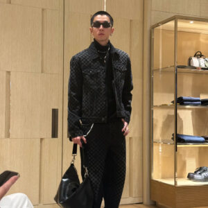 루이비통 플록드 다미에 트러커 데님 자켓 1AHBDV 레플리카 미러급 SA급 S급 고퀄리티 하이엔드 최상급 의류 [남성여성공용]