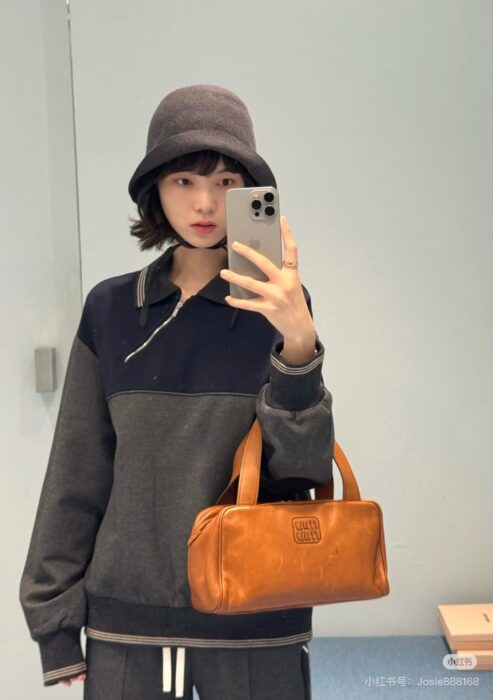 미우미우 지퍼 스웨트셔츠 레플리카 미러급 SA급 S급 고퀄리티 하이엔드 최상급 의류 [여성] 16