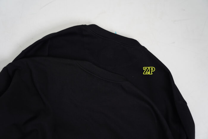 프라다 가슴 세모 모노그램 맨투맨 블랙 UJL30A-11OQ-F0806-S-222 레플리카 미러급 SA급 S급 고퀄리티 하이엔드 최상급 의류 [남성여성공용] 7