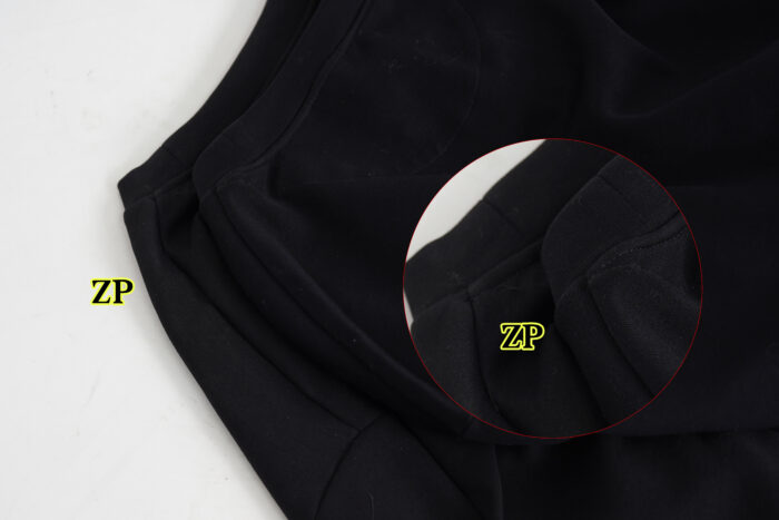 프라다 가슴 세모 모노그램 맨투맨 블랙 UJL30A-11OQ-F0806-S-222 레플리카 미러급 SA급 S급 고퀄리티 하이엔드 최상급 의류 [남성여성공용] 13