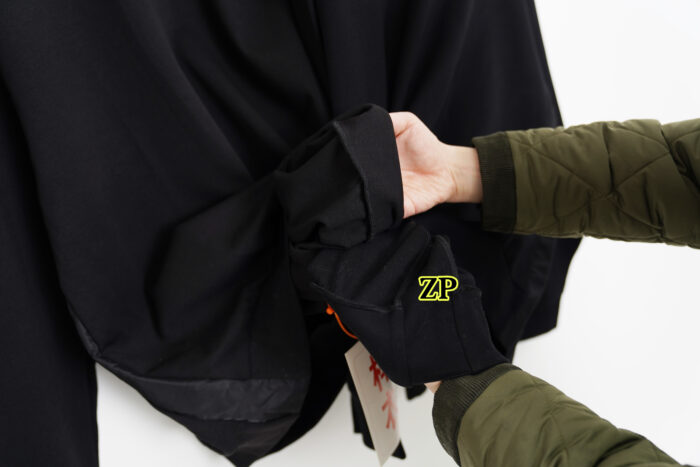 프라다 가슴 세모 모노그램 맨투맨 블랙 UJL30A-11OQ-F0806-S-222 레플리카 미러급 SA급 S급 고퀄리티 하이엔드 최상급 의류 [남성여성공용] 16