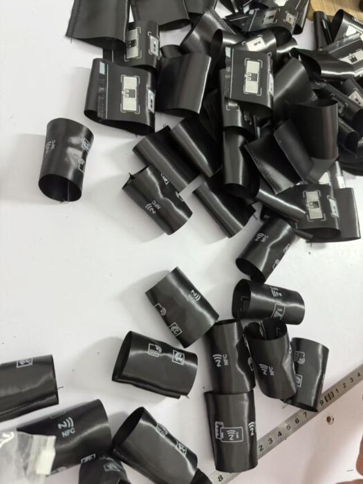 프라다 가슴 세모 모노그램 맨투맨 블랙 UJL30A-11OQ-F0806-S-222 레플리카 미러급 SA급 S급 고퀄리티 하이엔드 최상급 의류 [남성여성공용] 32