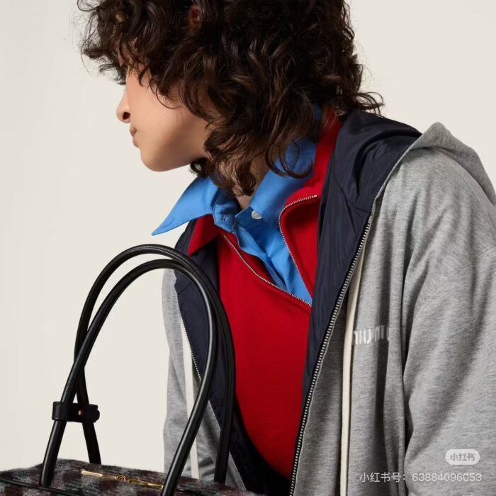 미우미우 저지 및 테크니컬 퐁제 블루종 자켓(2color) 레플리카 미러급 SA급 S급 고퀄리티 하이엔드 최상급 의류 [여성] 27