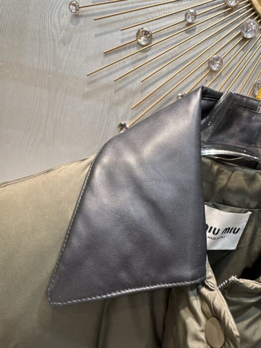 미우미우 테크니컬 퐁제 다운 베스트 레플리카 미러급 SA급 S급 고퀄리티 하이엔드 최상급 의류 [여성] 9