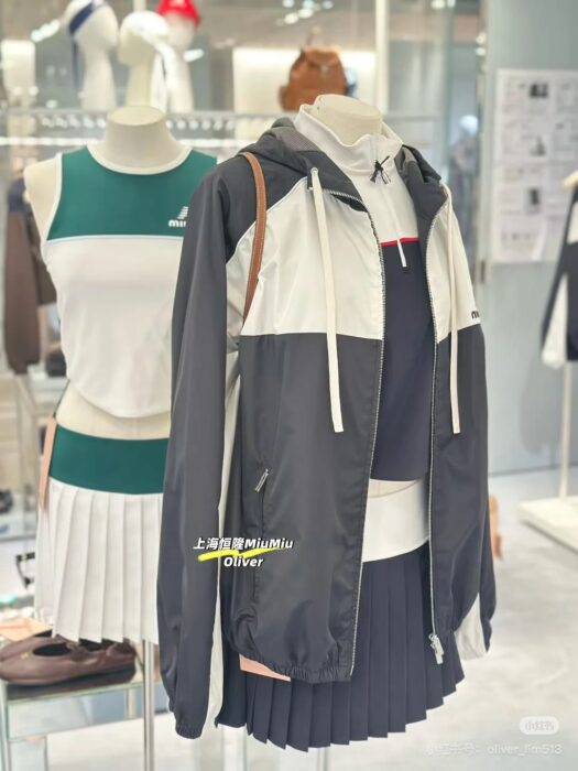 미우미우 x 뉴발란스 테크니컬 포플린 후디 자켓 레플리카 미러급 SA급 S급 고퀄리티 하이엔드 최상급 의류 [여성] 22