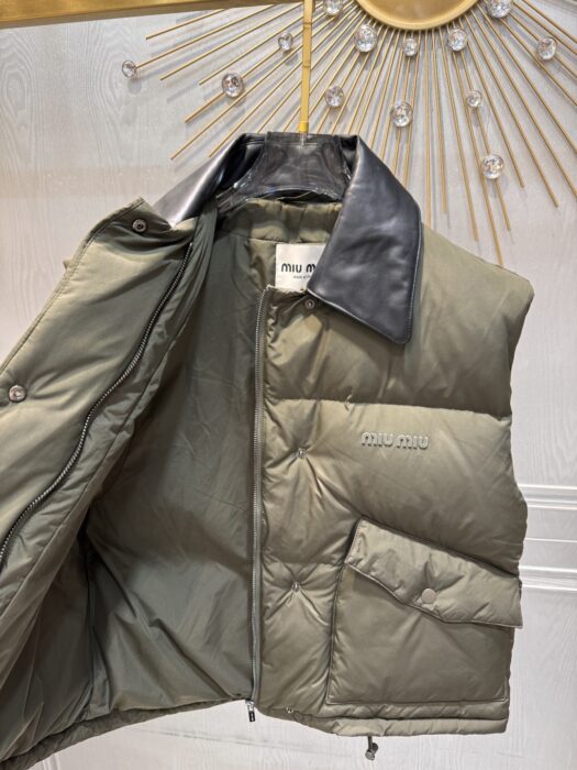 미우미우 테크니컬 퐁제 다운 베스트 레플리카 미러급 SA급 S급 고퀄리티 하이엔드 최상급 의류 [여성] 5