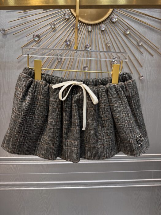 미우미우 체브론 미니스커트 레플리카 미러급 SA급 S급 고퀄리티 하이엔드 최상급 의류 [여성] 2