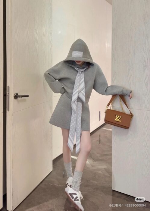 루이비통 모노그램 스카프 스웨트셔츠 레플리카 미러급 SA급 S급 고퀄리티 하이엔드 최상급 의류 [여성] 7