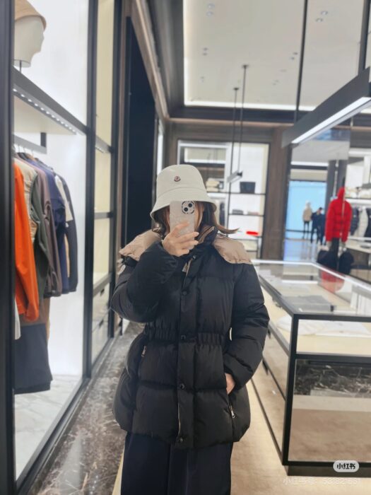 몽클레어 Agneux 스퀘어 퀼팅 후드 쇼트 다운 자켓 레플리카 미러급 SA급 S급 고퀄리티 하이엔드 최상급 의류 [여성] 10