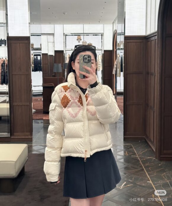 몽클레어 쇼트 다운 자켓 레플리카 미러급 SA급 S급 고퀄리티 하이엔드 최상급 의류 [여성] 17