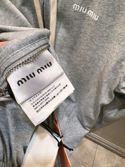 미우미우 저지 및 테크니컬 퐁제 블루종 자켓(2color) 레플리카 미러급 SA급 S급 고퀄리티 하이엔드 최상급 의류 [여성] 17