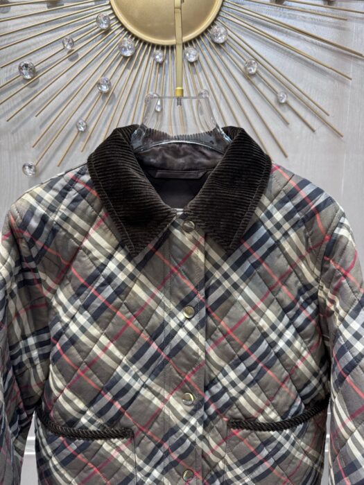 버버리 크롭 체크 퀼팅 코튼 자켓 레플리카 미러급 SA급 S급 고퀄리티 하이엔드 최상급 의류 [여성] 5