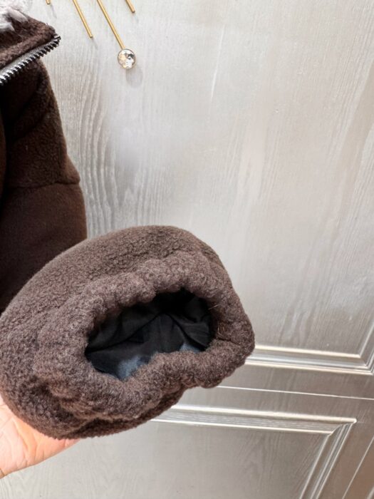 미우미우 플리스 다운 자켓 레플리카 미러급 SA급 S급 고퀄리티 하이엔드 최상급 의류 [여성] 9