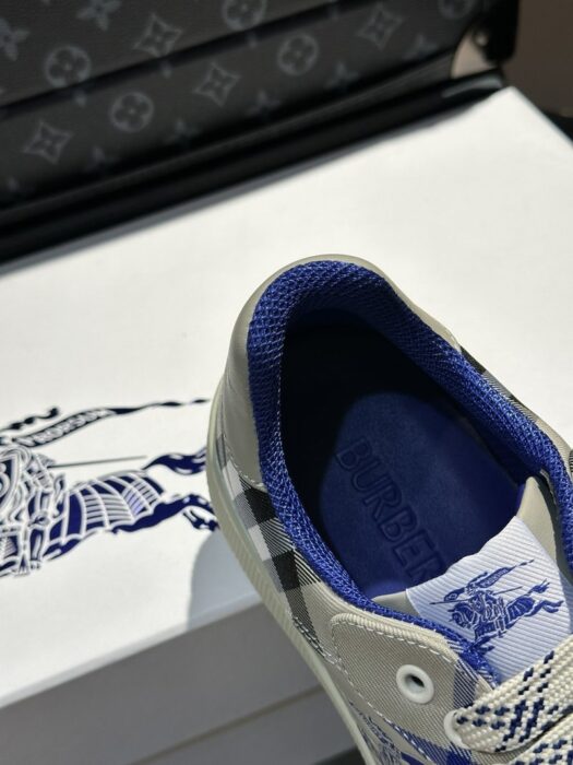 버버리 클래식 로우탑 스니커즈 레플리카 미러급 SA급 S급 고퀄리티 최상급 하이엔드 신발 [남성] 9