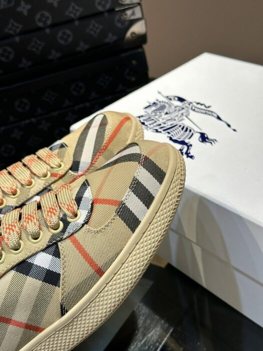 버버리 체크 테라스 스니커즈 레플리카 미러급 SA급 S급 고퀄리티 최상급 하이엔드 신발 [남성] 8