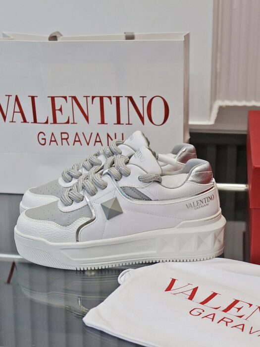 발렌티노 원스터드 XL V 로고 운동화 레플리카 미러급 SA급 S급 고퀄리티 최상급 하이엔드 신발 [남성여성공용] 2