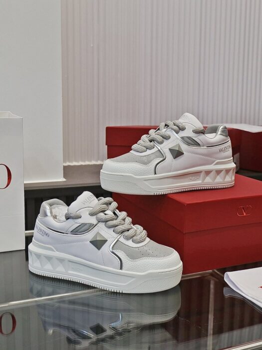 발렌티노 원스터드 XL V 로고 운동화 레플리카 미러급 SA급 S급 고퀄리티 최상급 하이엔드 신발 [남성여성공용] 3