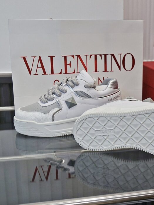 발렌티노 원스터드 XL V 로고 운동화 레플리카 미러급 SA급 S급 고퀄리티 최상급 하이엔드 신발 [남성여성공용] 4