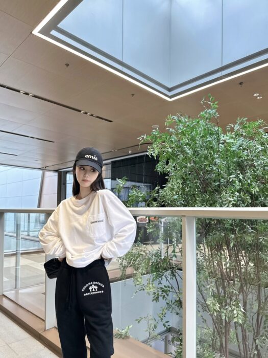 크롬하츠 스크립트 레터 로고 롱슬리브 티셔츠 레플리카 미러급 SA급 S급 고퀄리티 하이엔드 최상급 의류 [남성여성공용] 4