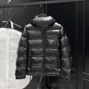 프라다 메탈 플레이트 다운 패딩 자켓 레플리카 미러급 SA급 S급 고퀄리티 하이엔드 최상급 의류 [남성]