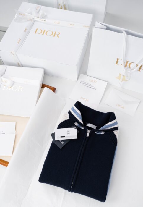 디올 은방울꽃 바시티 가디건 레플리카 미러급 SA급 S급 고퀄리티 하이엔드 최상급 의류 [남성여성공용] 18