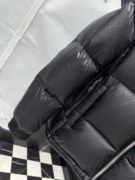 프라다 파이핑 다운 패딩 자켓 레플리카 미러급 SA급 S급 고퀄리티 하이엔드 최상급 의류 [남성] 10
