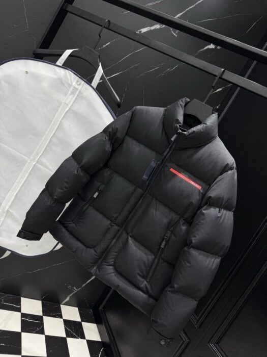 프라다 러버 로고 다운 패딩 자켓 레플리카 미러급 SA급 S급 고퀄리티 하이엔드 최상급 의류 [남성] 6