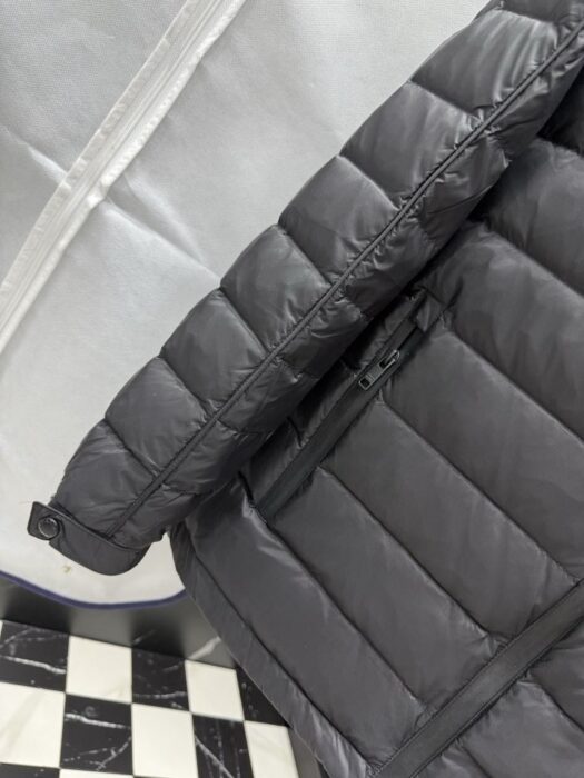 프라다 파이핑 다운 패딩 자켓 레플리카 미러급 SA급 S급 고퀄리티 하이엔드 최상급 의류 [남성] 9