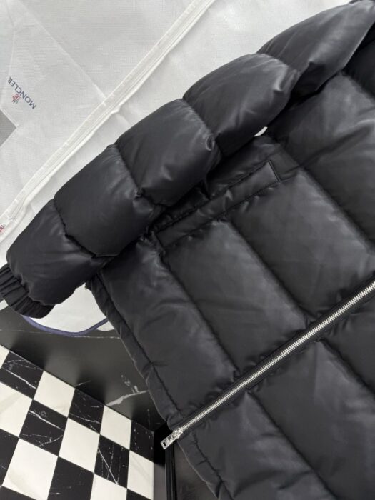 프라다 로고 다운 패딩 자켓 레플리카 미러급 SA급 S급 고퀄리티 하이엔드 최상급 의류 [남성] 10