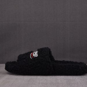 발렌시아가 퍼 슬리퍼 화이트 레플리카 미러급 SA급 S급 고퀄리티 최상급 하이엔드 신발 [남성여성공용]