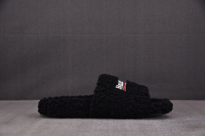 발렌시아가 퍼 슬리퍼 화이트 레플리카 미러급 SA급 S급 고퀄리티 최상급 하이엔드 신발 [남성여성공용] 2