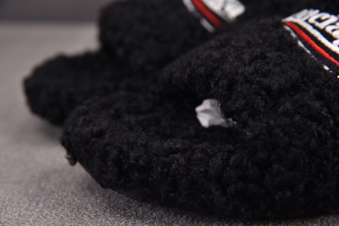 발렌시아가 퍼 슬리퍼 화이트 레플리카 미러급 SA급 S급 고퀄리티 최상급 하이엔드 신발 [남성여성공용] 10