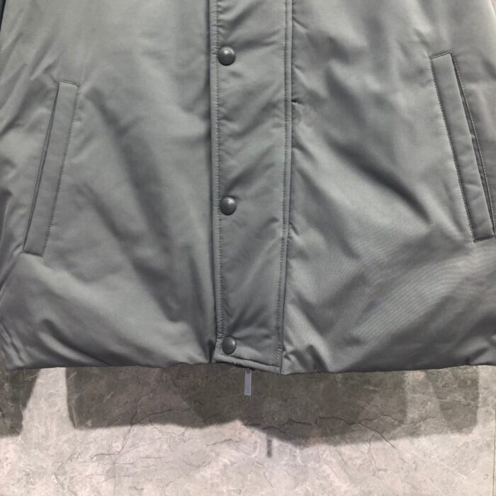 톰브라운 다운 자켓 (그레이,네이비) 레플리카 미러급 SA급 S급 고퀄리티 하이엔드 최상급 의류 [남성여성공용] 17