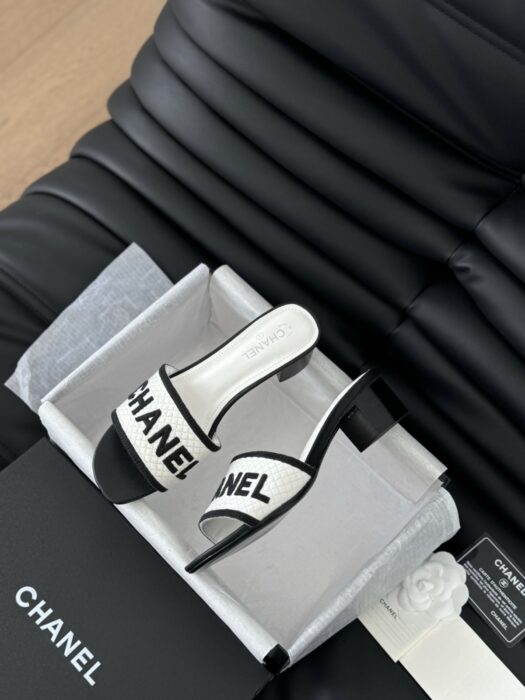 샤넬 로고 트위드 뮬 레플리카 미러급 SA급 S급 고퀄리티 최상급 하이엔드 신발 [여성] 4