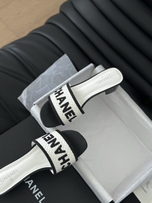 샤넬 로고 트위드 뮬 레플리카 미러급 SA급 S급 고퀄리티 최상급 하이엔드 신발 [여성] 9
