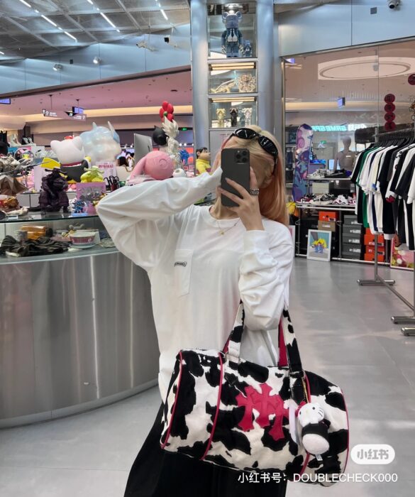 크롬하츠 스크립트 레터 로고 롱슬리브 티셔츠 레플리카 미러급 SA급 S급 고퀄리티 하이엔드 최상급 의류 [남성여성공용] 8