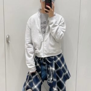 아크네스튜디오 순색 뒷면 자수 지퍼 자켓 라이트 그레이 레플리카 미러급 SA급 S급 고퀄리티 하이엔드 최상급 의류 [남성여성공용]