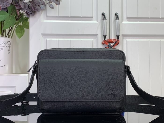 루이비통 보딩 메신저 M15265 블랙 레플리카 미러급 SA급 S급 고퀄리티 최상급 하이엔드 가방 [남성여성공용]