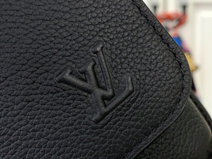 루이비통 보딩 메신저 M15265 블랙 레플리카 미러급 SA급 S급 고퀄리티 최상급 하이엔드 가방 [남성여성공용] 8