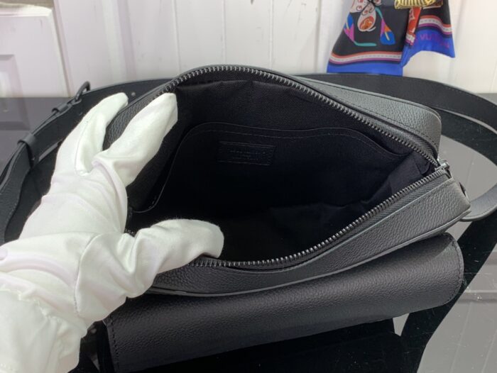 루이비통 보딩 메신저 M15265 블랙 레플리카 미러급 SA급 S급 고퀄리티 최상급 하이엔드 가방 [남성여성공용] 3