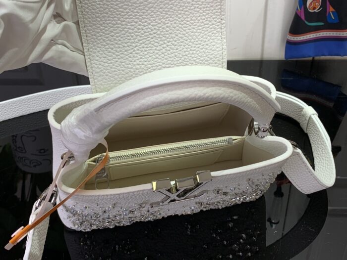 루이비통 카퓌신 미니 M25934 화이트 레플리카 미러급 SA급 S급 고퀄리티 최상급 하이엔드 가방 [여성] 3