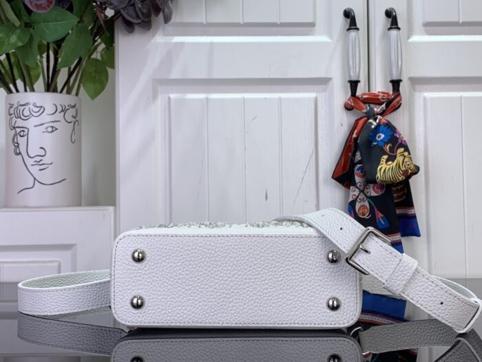 루이비통 카퓌신 미니 M25934 화이트 레플리카 미러급 SA급 S급 고퀄리티 최상급 하이엔드 가방 [여성] 5