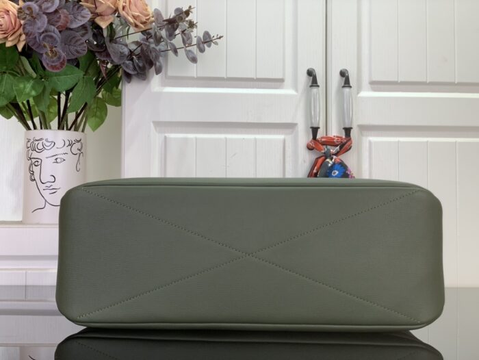 루이비통 쇼퍼 토트 미디엄 M26082 다크 그린 레플리카 미러급 SA급 S급 고퀄리티 최상급 하이엔드 가방 [남성여성공용] 5