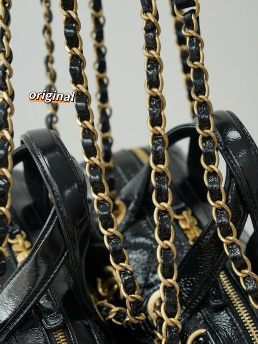 샤넬맥시 볼링백 페이턴트 크럼플드 카프스킨 골드 메탈 블랙 스몰 레플리카 미러급 SA급 S급 고퀄리티 최상급 하이엔드 가방 [여성] 8