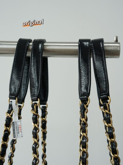 샤넬맥시 볼링백 페이턴트 크럼플드 카프스킨 골드 메탈 블랙 스몰 레플리카 미러급 SA급 S급 고퀄리티 최상급 하이엔드 가방 [여성] 9