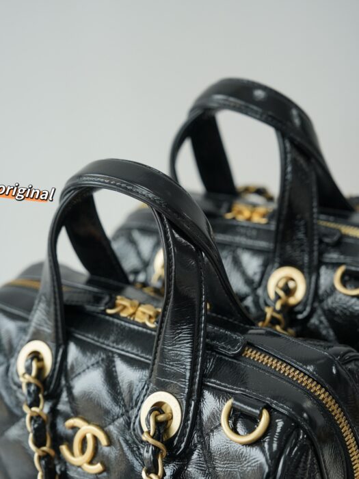 샤넬맥시 볼링백 페이턴트 크럼플드 카프스킨 골드 메탈 블랙 스몰 레플리카 미러급 SA급 S급 고퀄리티 최상급 하이엔드 가방 [여성] 7