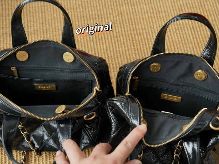 샤넬맥시 볼링백 페이턴트 크럼플드 카프스킨 골드 메탈 블랙 스몰 레플리카 미러급 SA급 S급 고퀄리티 최상급 하이엔드 가방 [여성] 3