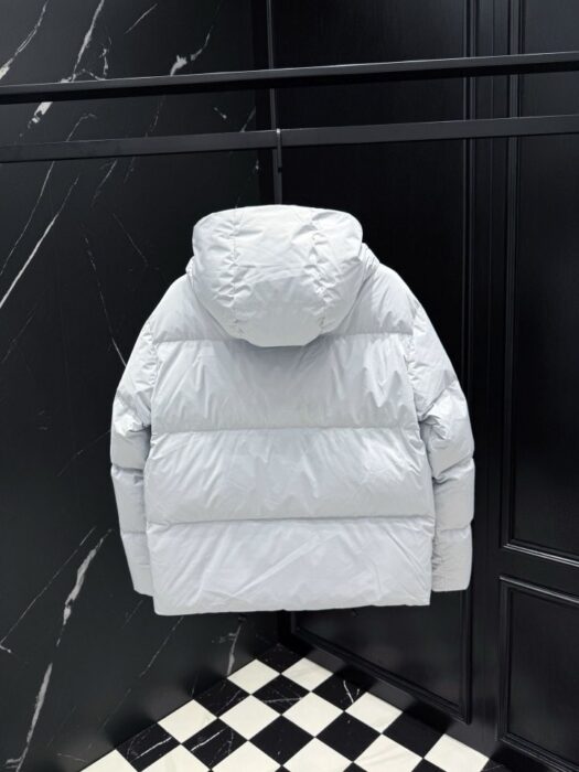 프라다 유틸리티 다운 패딩 자켓 레플리카 미러급 SA급 S급 고퀄리티 하이엔드 최상급 의류 [남성] 5