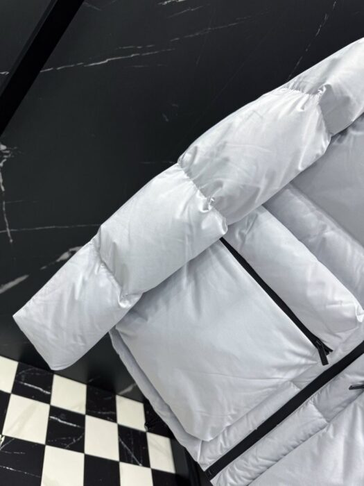 프라다 유틸리티 다운 패딩 자켓 레플리카 미러급 SA급 S급 고퀄리티 하이엔드 최상급 의류 [남성] 10